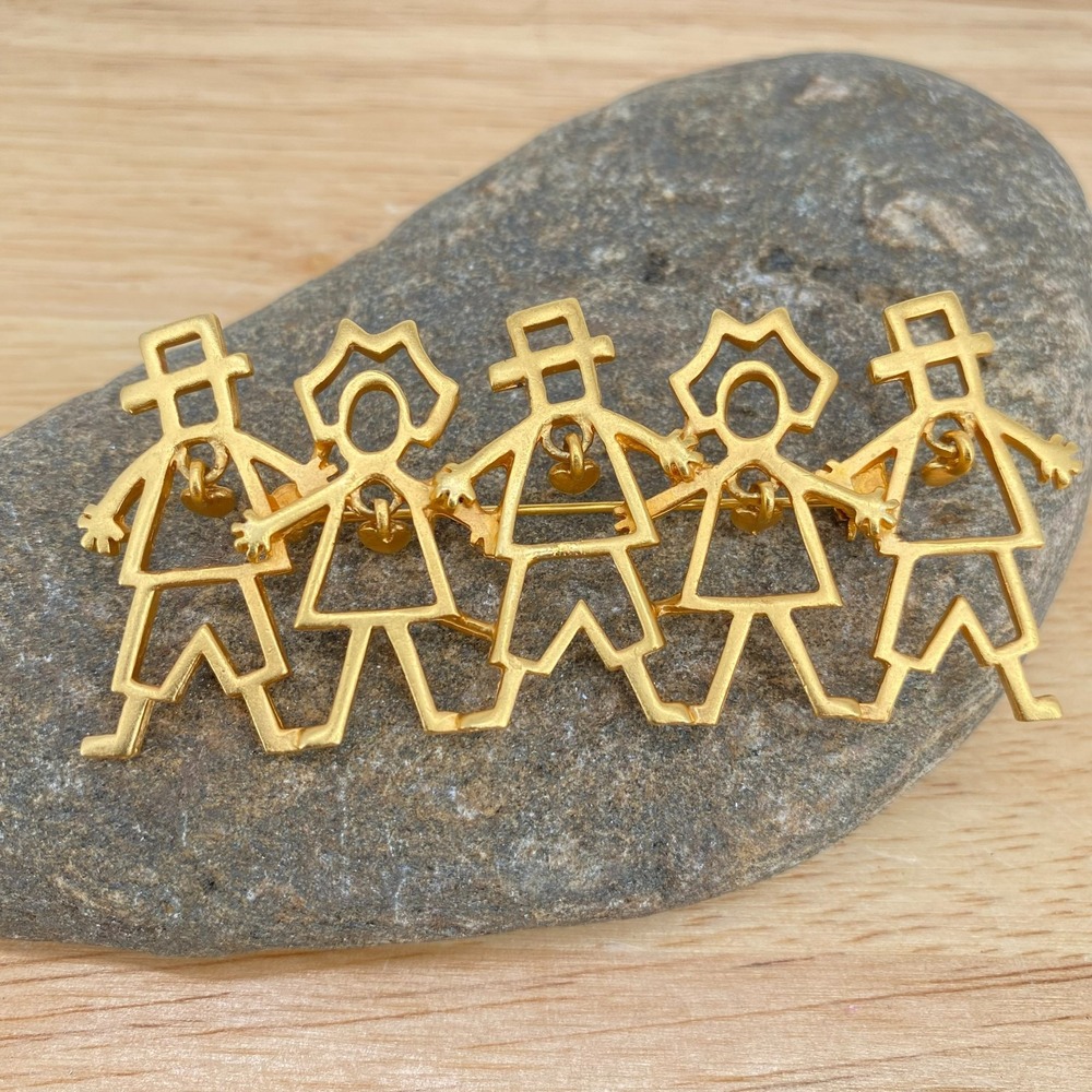 Vintage AJC Amish People Holding Hands Dangling Hearts Pin Brooch Gold Tone